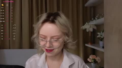 Snapshot of taitatkins chatting on 03.12.25 Emily online show from 03.12.25