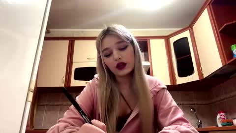 Snapshot of taitebinner chatting on 02.13.26 Mia online show from 02.13.26