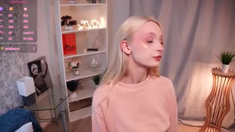 Snapshot of taitechubb chatting on 11.21.25 taitechubb online show from 11.21.25