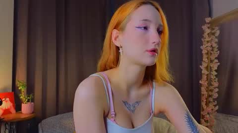 Snapshot of taiteedgington chatting on 11.11.25 im Lally online show from 11.11.25