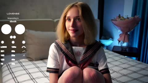 Snapshot of taitehambelton chatting on 02.01.25 Mia online show from 02.01.25