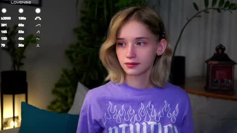 Snapshot of taitehambelton chatting on 02.04.25 Mia online show from 02.04.25