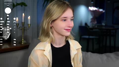 Snapshot of taitehambelton chatting on 02.08.25 Mia online show from 02.08.25