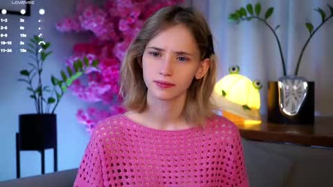 Snapshot of taitehambelton chatting on 02.28.25 Mia online show from 02.28.25