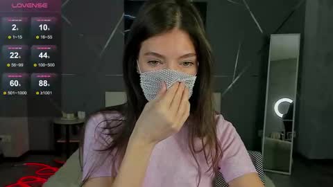 Snapshot of take_me_to_moon chatting on 09.30.25 Sasha online show from 09.30.25