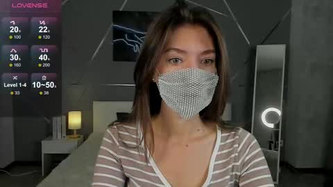 Snapshot of take_me_to_moon chatting on 10.08.25 Sasha online show from 10.08.25