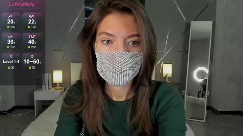 Snapshot of take_me_to_moon chatting on 10.09.25 Sasha online show from 10.09.25