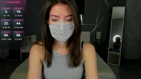 Snapshot of take_me_to_moon chatting on 10.14.25 Sasha online show from 10.14.25