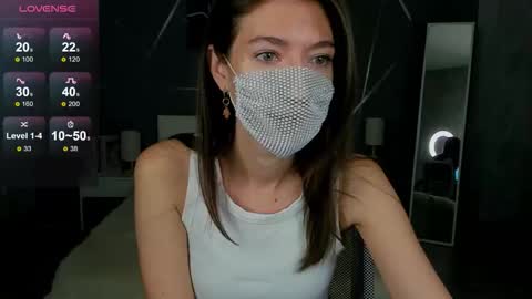 Snapshot of take_me_to_moon chatting on 10.16.25 Sasha online show from 10.16.25