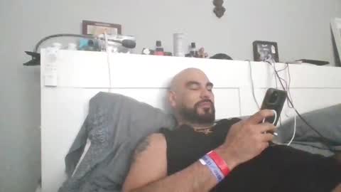 Snapshot of talllatino310 chatting on 01.18.25 talllatino310 online show from 01.18.25