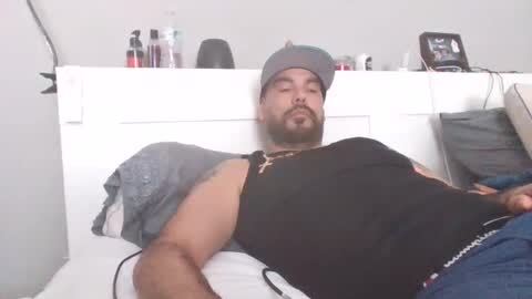 Snapshot of talllatino310 chatting on 02.26.25 talllatino310 online show from 02.26.25