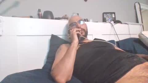 Snapshot of talllatino310 chatting on 11.04.25 talllatino310 online show from 11.04.25