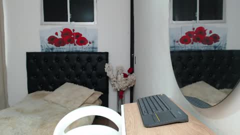 Hi im sara online show from 05.07.26