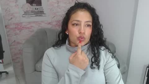 Snapshot of tamara_brown_t chatting on 11.18.25 Tamara online show from 11.18.25