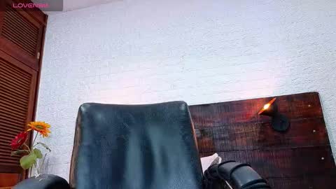 Snapshot of tamara_sanz1 chatting on 11.25.25 online show from 11.25.25