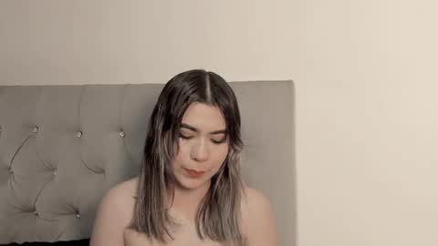 Snapshot of tamarathompsonn chatting on 06.22.26 Tamara. online show from 06.22.26