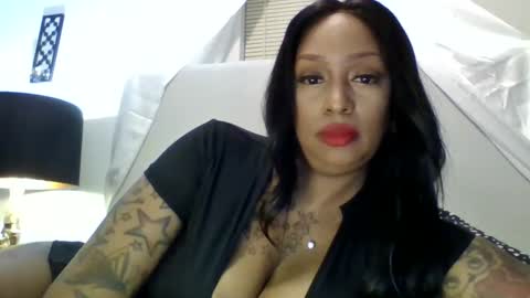 Snapshot of tammygold chatting on 01.15.25 Tammygold online show from 01.15.25