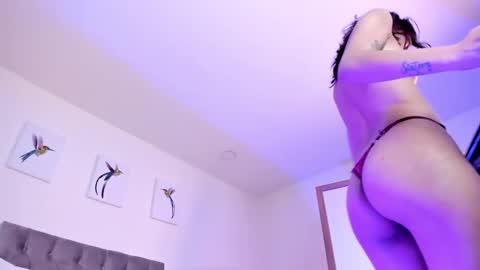 Snapshot of tamy_edwards chatting on 01.04.25 Tamy online show from 01.04.25