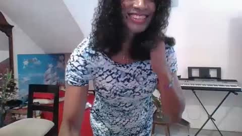 Snapshot of tanialopaz chatting on 02.16.25 TaniaBitch online show from 02.16.25