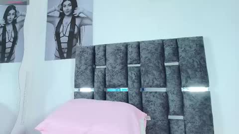 Snapshot of taniamilan chatting on 02.24.26 Tania online show from 02.24.26