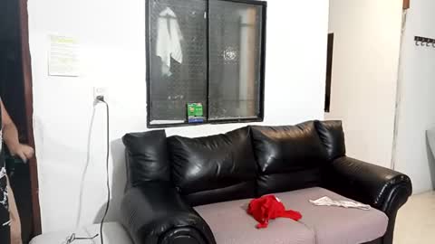 Snapshot of taniamilf69 chatting on 10.06.25 taniamilf69 online show from 10.06.25