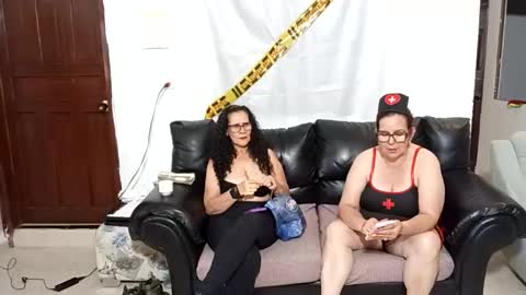 Snapshot of taniamilf69 chatting on 11.11.25 taniamilf69 online show from 11.11.25