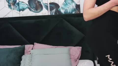 Snapshot of taniyagrey chatting on 02.14.25 tanyaGrey online show from 02.14.25