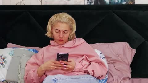 Snapshot of taniyagrey chatting on 03.10.26 tanyaGrey online show from 03.10.26