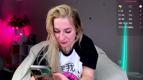 Snapshot of tanya_acid chatting on 01.10.25 Tanya acid online show from 01.10.25