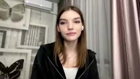 Mia online show from 02.25.26