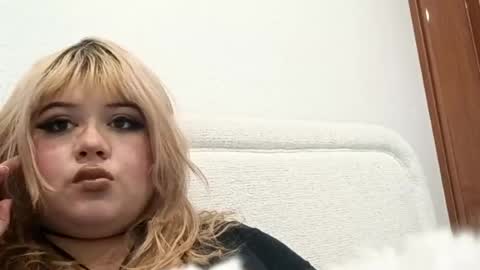 Snapshot of taraluvsu chatting on 05.21.26 Tara Esa online show from 05.21.26