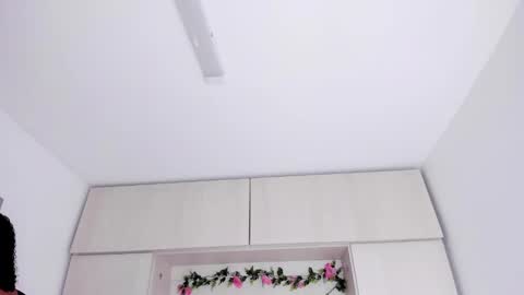 Snapshot of tarawiilson_ chatting on 09.14.25 T A R A online show from 09.14.25