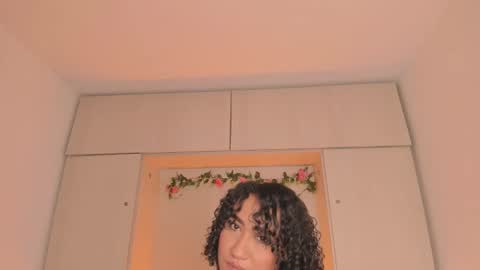 Snapshot of tarawiilson_ chatting on 10.10.25 T A R A online show from 10.10.25