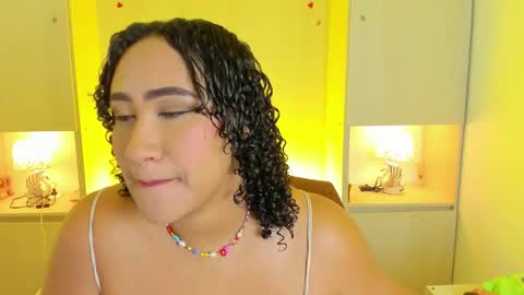 Snapshot of tarawiilson_ chatting on 10.31.25 T A R A online show from 10.31.25