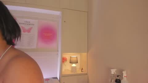  T A R A  online show from 04.18.26