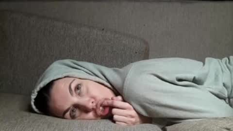 T  J   online show from 12.02.24