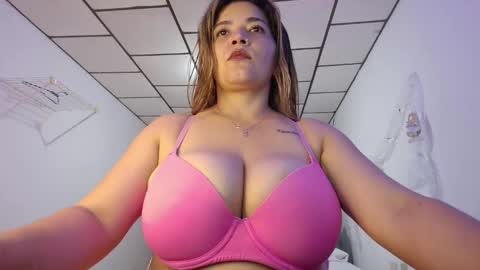 tara rios online show from 01.08.26