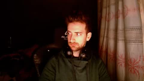 Snapshot of tastemyboner chatting on 12.11.24 tastemyboner online show from 12.11.24