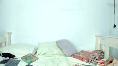 Snapshot of tasty_alan_ chatting on 10.31.25 tasty_alan_ online show from 10.31.25