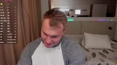 Snapshot of tasty_justin chatting on 12.01.24 My shows 2100500 UTC3 online show from 12.01.24