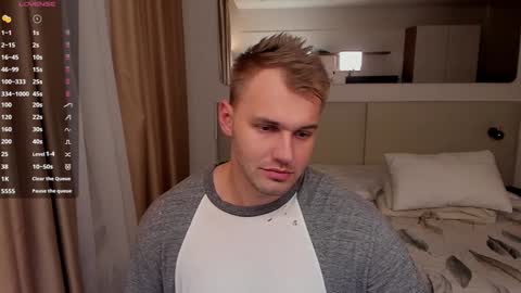 Snapshot of tasty_justin chatting on 12.08.24 My shows 2100500 UTC3 online show from 12.08.24