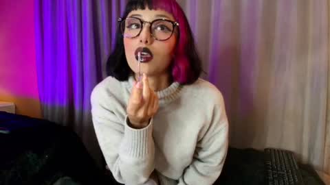 Snapshot of tati_cardenas chatting on 03.08.25 AME online show from 03.08.25