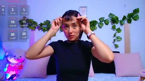 Snapshot of tati_cardenas chatting on 09.28.25 AME online show from 09.28.25