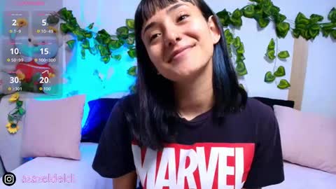 Snapshot of tati_cardenas chatting on 11.25.25 AME online show from 11.25.25