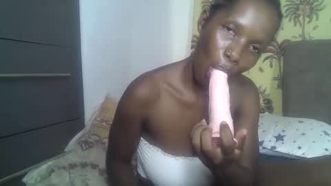 Snapshot of tatiana_254 chatting on 11.25.25 tatiana_254 online show from 11.25.25