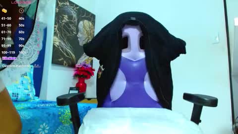 Snapshot of tatiana_star1 chatting on 11.19.25 tatiana_star1 online show from 11.19.25