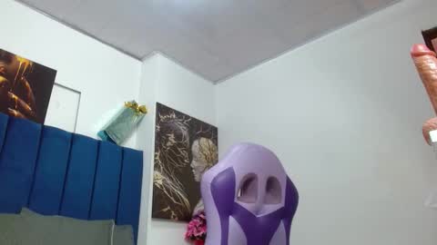 Snapshot of tatiana_star1 chatting on 11.29.25 tatiana_star1 online show from 11.29.25