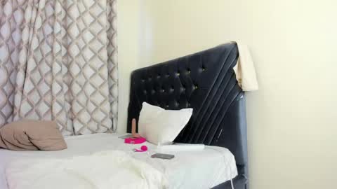 Snapshot of tatiana_storm chatting on 03.21.26 tatiana_storm online show from 03.21.26