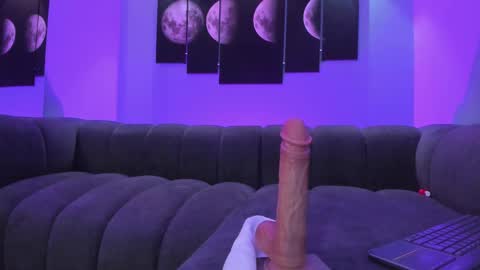 Snapshot of tatii_moon chatting on 02.23.25 Tati online show from 02.23.25