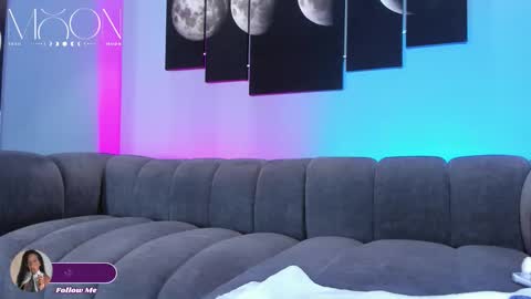 Snapshot of tatii_moon chatting on 11.30.25 Tati online show from 11.30.25